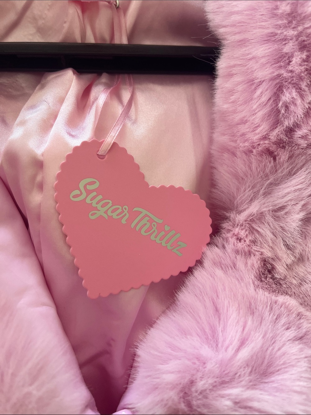 Sugar Thrillz Pastel Pink Vinyl Trench Coat with Faux-Fur Trim - Picture 5 of 6